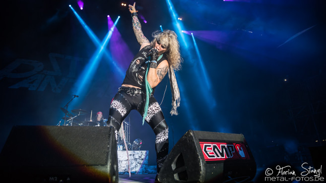 steel-panther-summer-breeze-2016-20-08-2016_0029