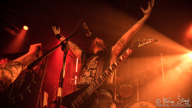 suicidal-angels-der-cult-nuernberg-20-10-2016_0037