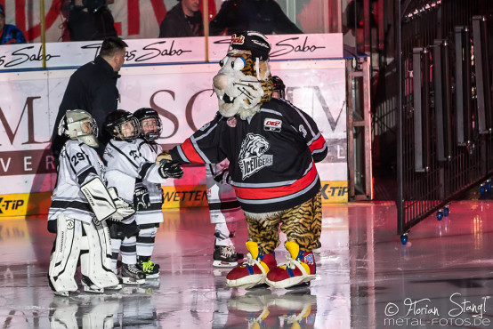 thomas-sabo-ice-tiger-vs-grizzlys-wolfsburg-arena-nuernberg-10-04-2016_0002