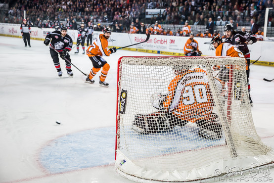 thomas-sabo-ice-tiger-vs-grizzlys-wolfsburg-arena-nuernberg-10-04-2016_0049