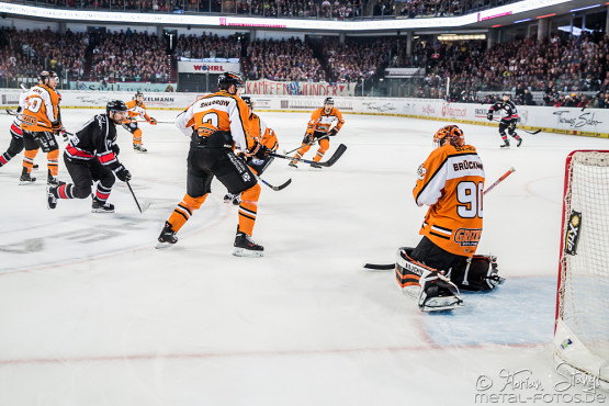 thomas-sabo-ice-tiger-vs-grizzlys-wolfsburg-arena-nuernberg-10-04-2016_0051