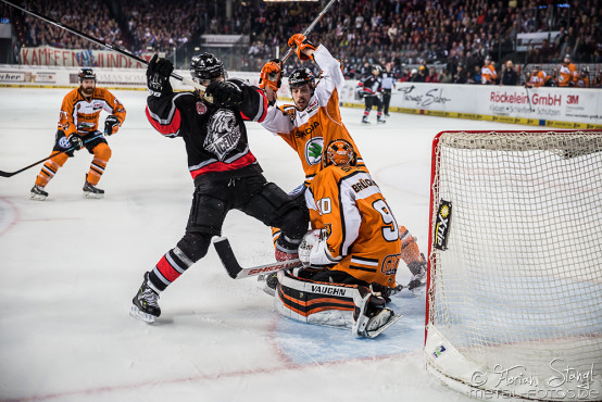 thomas-sabo-ice-tiger-vs-grizzlys-wolfsburg-arena-nuernberg-10-04-2016_0057
