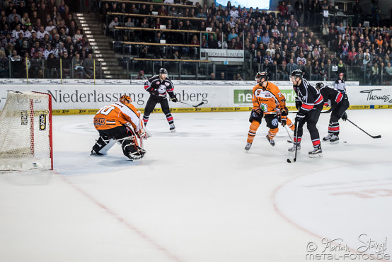 thomas-sabo-ice-tiger-vs-grizzlys-wolfsburg-arena-nuernberg-10-04-2016_0059