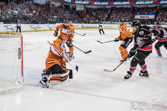 thomas-sabo-ice-tiger-vs-grizzlys-wolfsburg-arena-nuernberg-10-04-2016_0080