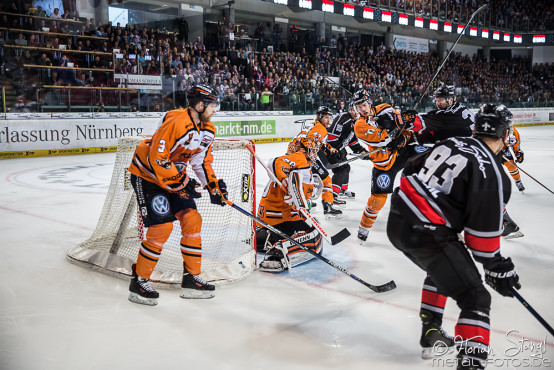 thomas-sabo-ice-tiger-vs-grizzlys-wolfsburg-arena-nuernberg-10-04-2016_0087