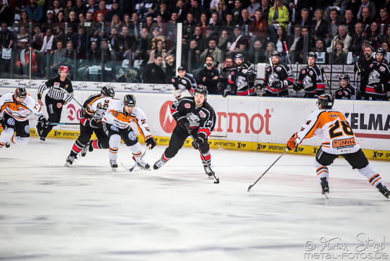 thomas-sabo-ice-tiger-vs-wolfsburg-grizzlys-arena-nuernberg-05-04-2016_0012