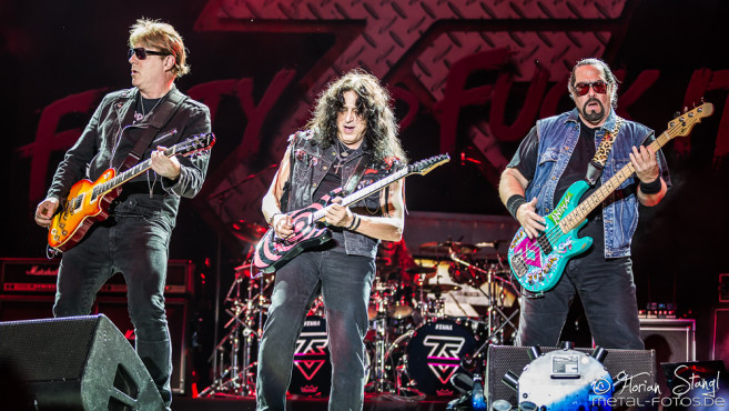 twisted-sister-bang-your-head-2016-15-07-2016_0005