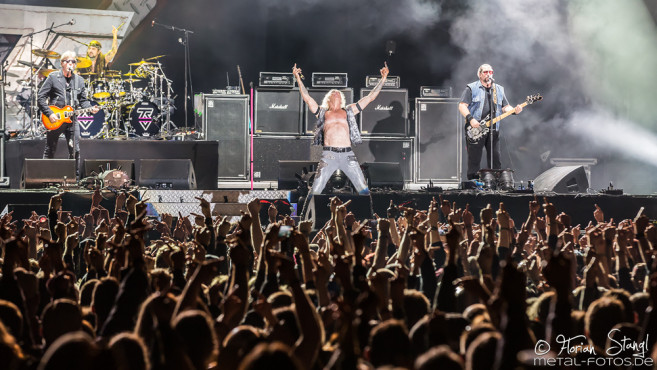 twisted-sister-bang-your-head-2016-15-07-2016_0019