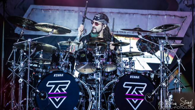 twisted-sister-bang-your-head-2016-15-07-2016_0055