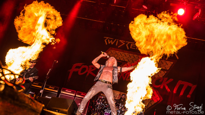 twisted-sister-bang-your-head-2016-15-07-2016_0066