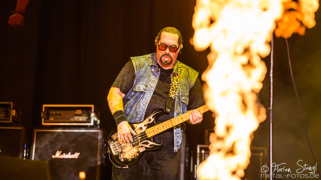 twisted-sister-bang-your-head-2016-15-07-2016_0093