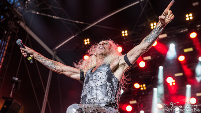 twisted-sister-bang-your-head-2016-15-07-2016_0101