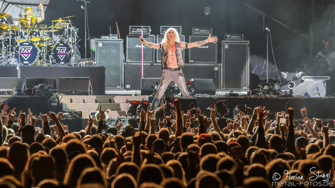 twisted-sister-bang-your-head-2016-15-07-2016_0104