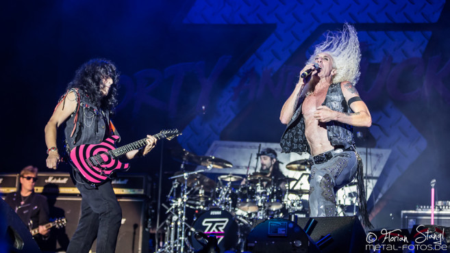 twisted-sister-bang-your-head-2016-15-07-2016_0109