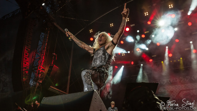 twisted-sister-bang-your-head-2016-15-07-2016_0112