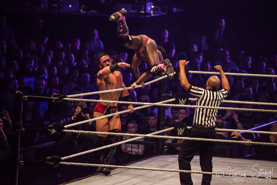WWE Live Road to WrestleMania 2017